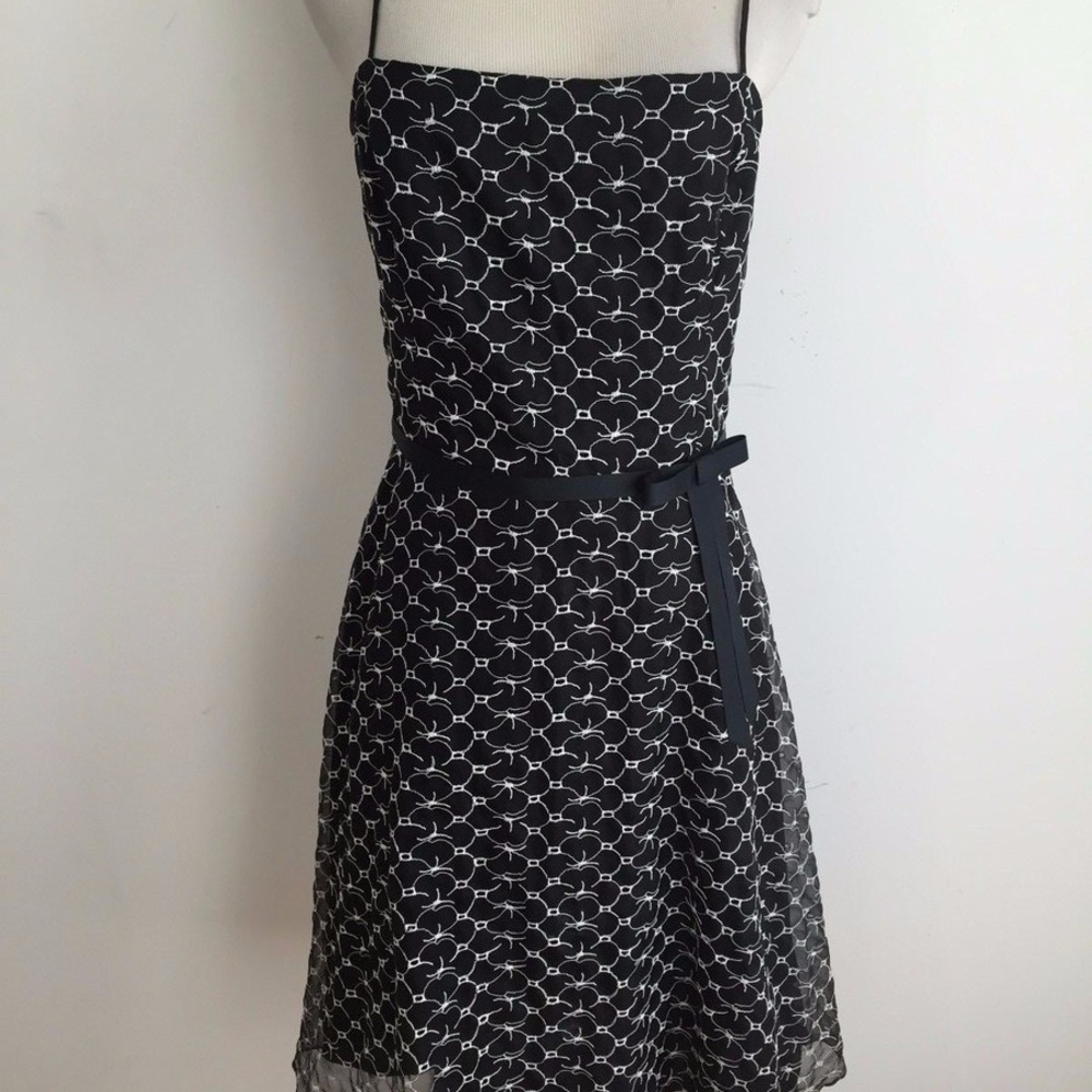 Laundry by Shelli Segal Elegant Black and White Patterned Dress